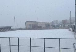 Kocaeli 2. Amatör Lig'de kar engeli: Dilovasıspor ile Mollafeneri maçı yarıda kaldı