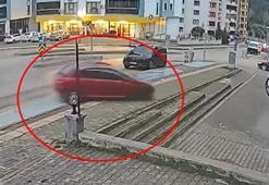 Bursa’da fren-gaz karıştı, kaza kaçınılmaz oldu, o anlar kameralara yansıdı