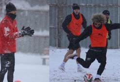 Elazığspor, MKE Ankaragücü maçı hazırlıklarına yoğun kar yağışı altında başladı