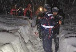 Giresun Güce’de hayvanlarını otlatan çoban çığ altında kaldı