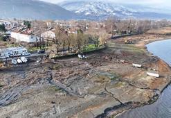 Göl kıyısında yıkım operasyonu: Sapanca'daki kaçak yapılar tek tek yıkılıyor