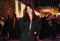 Eşref Rüya’nın yıldızı dünyaya açıldı! Çiğdem’in siyah büyüsü!