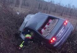 Salıpazarı’nda otomobil şarampole yuvarlandı: 3 yaralı