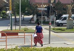 Çocuklarına alkol ve sigara verip fotoğraf çekti: Anneye ödül verildi!