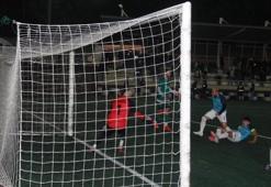 Kocaeli'de amatör lig maçında skandal! Rakibin gol atmasına izin verdiler