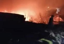 Tokat'ta müstakil ev çıkan yangında küle döndü: Yanan evden son anda çıktılar