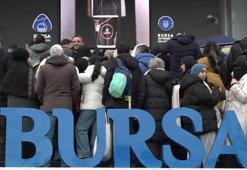 Bursa'da herkes oraya akın etti! Saatlerce beklediler, 500 metrelik kuyruk