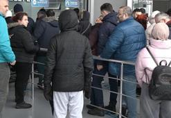 Uludağ'da 500 metreyi aşan kuyruk! Sadece ona binebilmek için beklediler