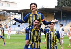 Menemen seriyi sürdürdü! Adanaspor'u evinde farklı yendi