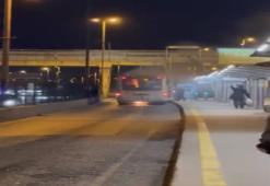 Metrobüste yangın çıktı, herkes kayda aldı!
