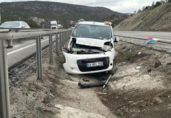 Kütahya–Eskişehir kara yolunda hafif ticari araç refüjdeki su tahliye kanalına düştü