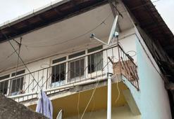 İzmit'te evde büyük panik: Fayanslar kabarınca AFAD ve polis harekete geçti: Ev tedbiren tahliye edildi