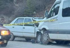 Beyşehir’de otomobil ile yolcu minibüsü çarpıştı