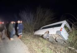 Kontrolden çıkan minibüs şarampole devrildi; 4 yaralı