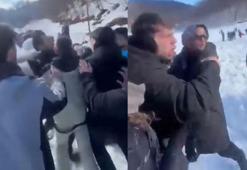 Tartışma kavgaya döndü: Baba, çocuklarının yanında darp edildi