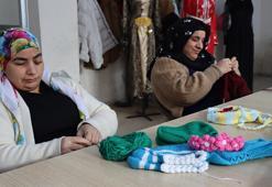 Şanlıurfalı kardeşler gözleriyle değil gönülleriyle örüyorlar! Necla ve Leyla'nın azmi herkese örnek oluyor