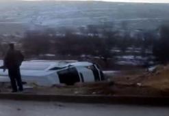 Gaziantep'te işçi servisi şarampole devrildi: 10 yaralı