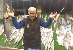 Kar yağdı balık tezgahları doldu taştı! Kayseri'de Karadeniz hamsisinin fiyatı dikkat çekti