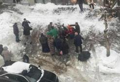 Bingöl'de çatıdan düşen kar kütlesinin altında kalan kadın hayatını kaybetti