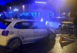 Düziçi’nde iki otomobil çarpıştı 2 kişi yaralandı