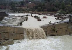 4 yıllık hasret bitti! Kuraklıkla boğuşan Kozan’da Deliçay yeniden hayat buldu