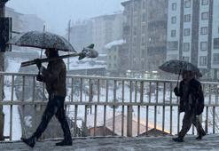 Adana’da rekor yağış: Metrekareye 138 kilogram! Binlerce ev ve iş yeri sular altında