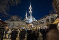 Berat Kandili Ne Zaman? 2026 Berat Gecesi: Rahmet, Af ve Bağışlanma Gecesi