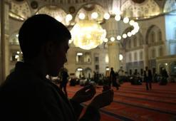 Yarın Kandil mi? 2 Şubat 2026 Ne Kandili? Kandil Ne Zaman, Hangi Gün ve Ayın Kaçında?