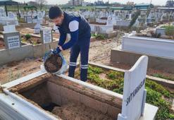 Adana'da mezarlar selde çöktü, aileler isyan etti