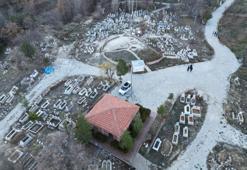 Karaman'da bir mezarlıktan çıkıyor! Vatandaşlar şifa dağıttığına inanıyor