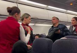 Erzurum'da rahatsızlığını söyleyip inen yolcu tek tek helallik istedi!