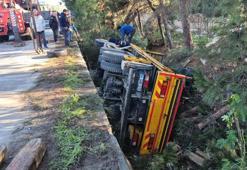 Otomobile çarpan vinç şarampole devrildi 1 kişi yaralandı