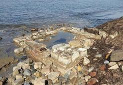 Kuşadası'nda deniz çekildi, ortaya çıkanlar herkesi şaşkına çevirdi