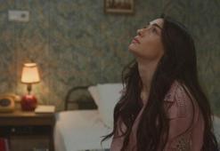 Ebru Gündeş “Bende Kalacak” dedi, duygular zirve yaptı