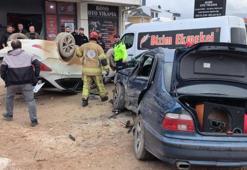 Ehliyetsiz sürücü, park halindeki araçlara çarptı: 8 öğrenci yaralandı