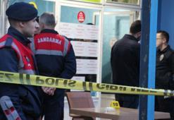 Sakarya'da emekli polis dehşet saçtı: Eşini ve MHP ilçe başkanını silahla vurarak öldürdü