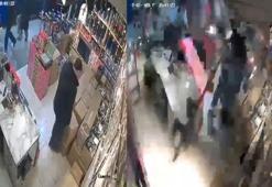 Adapazarı'nda asma tavan iş yeri sahibinin üzerine çöktü; o anlar kamerada