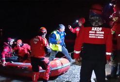 Edirne'de sedde üstünde mahsur kalan iki işçi kurtarıldı