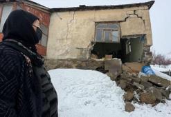 Hakkari Yüksekova'da yoğun kar yağışı dehşeti yaşattı! Kış ortasında evsiz kaldı: Deprem oluyor sandım