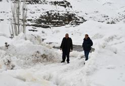Çığ riski nedeniyle yollar 60 gündür kapalı