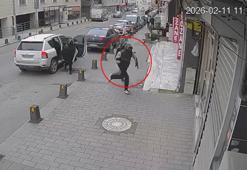 Eyüpsultan'da kuyumcuya soygun girişimi! Hırsızların panik halleri kamerada