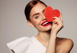 Komik Sevgililer Günü Mesajları: Sevgiliyi Güldüren Eğlenceli ve Esprili 14 Şubat Mesajları
