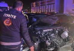 Düziçi’de bariyerlere çarpan otomobil hurdaya döndü: 3 yaralı