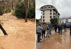 Antalya'yı sağanak ve fırtına vurdu! 7 ilçede okullar tatil edildi