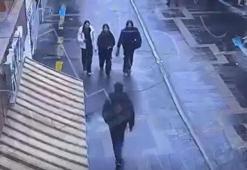 'Birini bıçaklamam lazım' diyerek evden çıkıp dehşet saçtı! 16 yaşındaki kız çocuğunu bıçakladığı anların görüntüleri ortaya çıktı