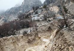 Adıyaman Tut'ta heyelan riski nedeniyle 2 ev tahliye edildi