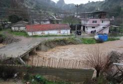 Aydın İncirliova’da sağanak sonrası 9 ev tahliye edildi