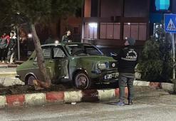 Burdur'da kontrolden çıkan otomobil yayalara çarptı