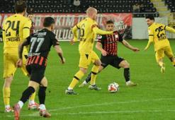 Çorum FK-İstanbulspor maçında gol düellosu! 3 puan konuk takımın