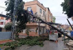 Mersin'de mesai devam ediyor: Belediye alarm durumuna geçti